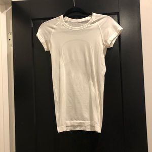 White lululemon swiftly tech! Size 4